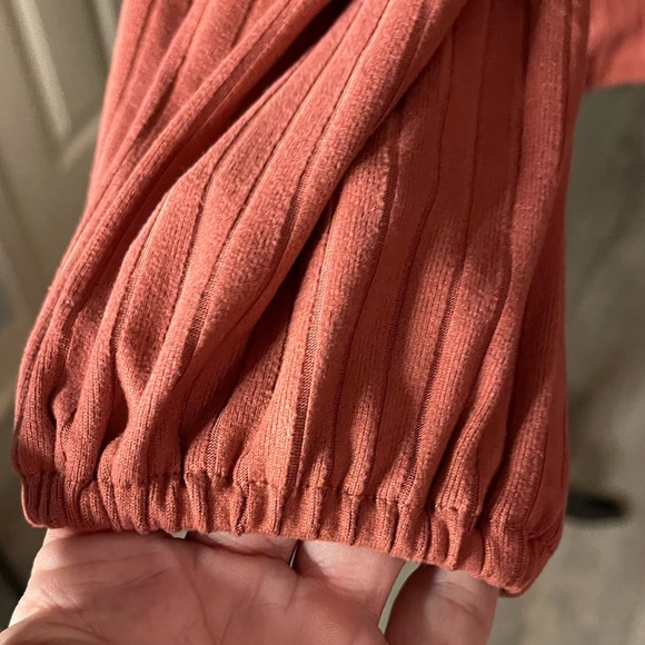 Beautiful Spring/Fall Blouse with Crochet V-Neck trim Babydoll Style! - Picture 6 of 16